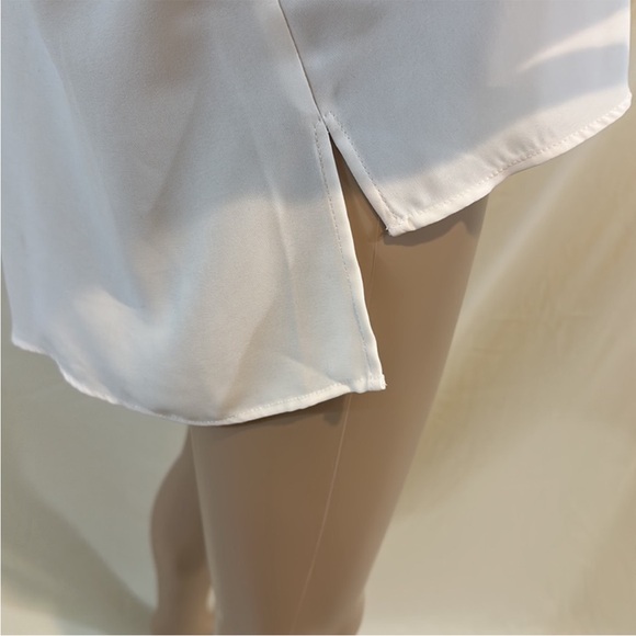 Rachel Zoe short sleeve high low button up blouse with side slits - Picture 4 of 8